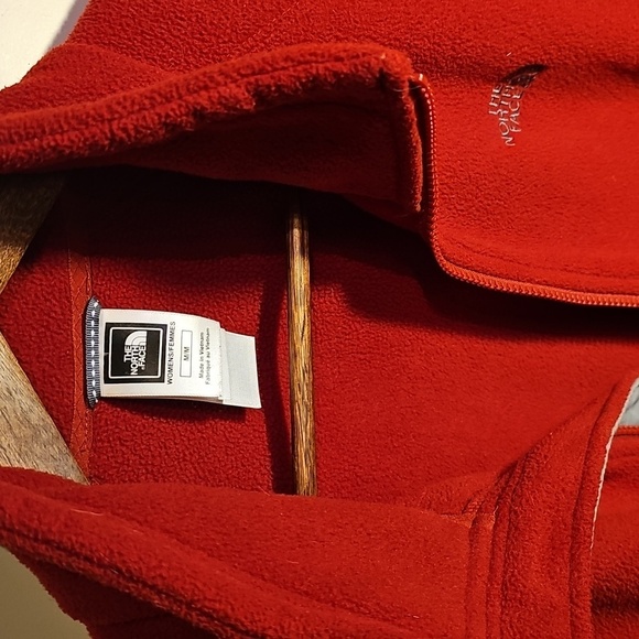 The North Face Women's Red Fleece Jacket Size M - Picture 3 of 6